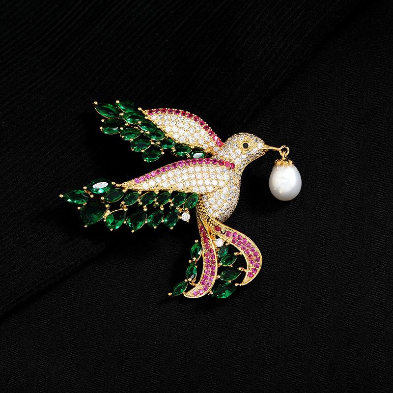 

Emerald premium freshwater pearl brooch high-end luxury zircon crystal brooch suit coat accessories pin