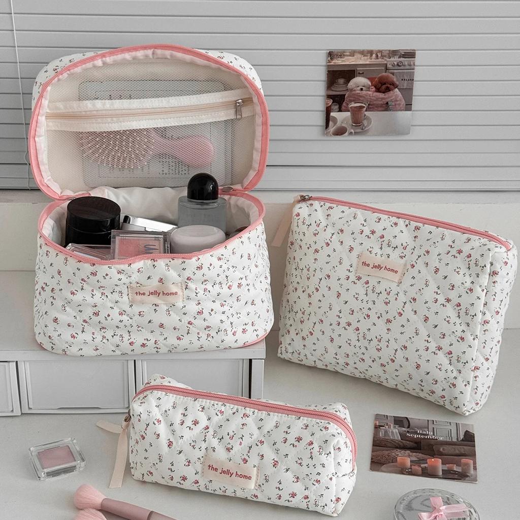 New Cute Strawberry Print Women Cosmetic Storage Bag Large Capacity Toiletry Makeup Pouch Handbag Ladies Zipper Quilting Bag