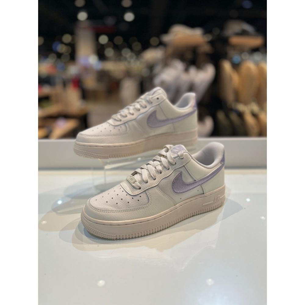

Nike WMNS AIR FORCE 1 07 ESS WOMEN S AIR FORCE 1 07 DV7470 100