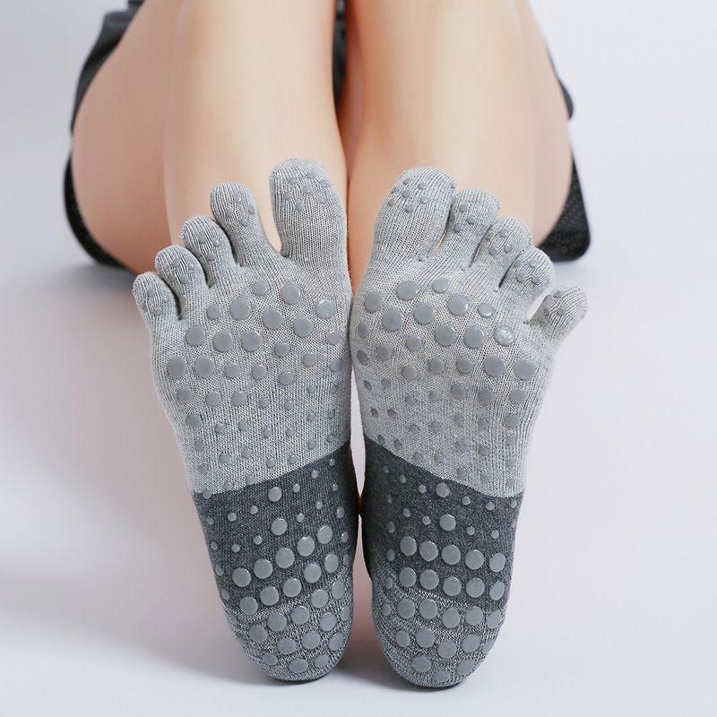 

Genuine Goods Widened Strap Five-Finger Professional Non-Slip Yoga Socks Women s Split Toe Colorblock Breathable Pilates Socks Light gray