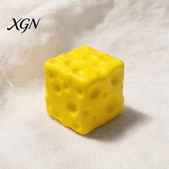Stress Reduction Gadget Fake Cheese Squeeze Toy, Anxiety Relief Cube Sensory Tool Slow Rising Pinch Home Office Relaxation Food