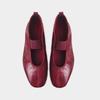 Fashion 2025 New Women Flats British Style Flat Slip-On Women Shoes Spring Versatile Round Toe Sneakers Women Fashionable Retro Loafers