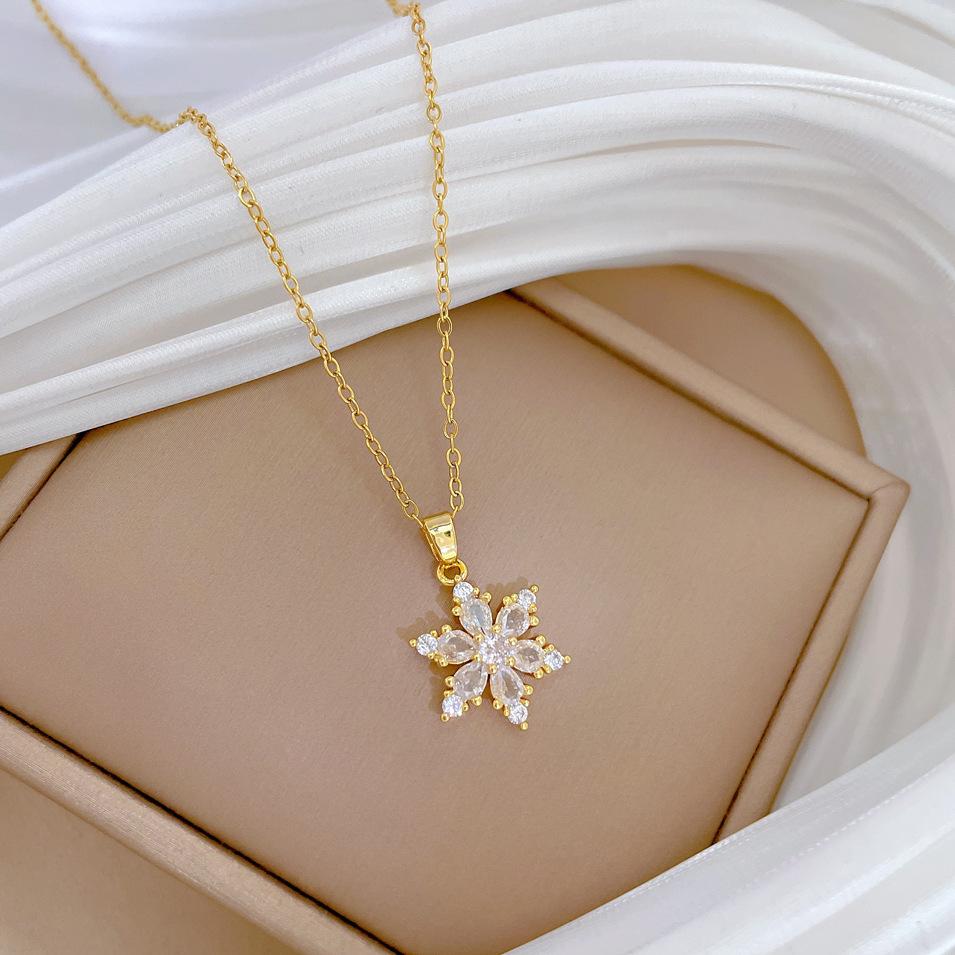 Ice Flower Snowflake Full Diamond Light Luxury Temperament Gorgeous Full Diamond Necklace Female Versatile Collarbone Chain Titanium Steel Chain