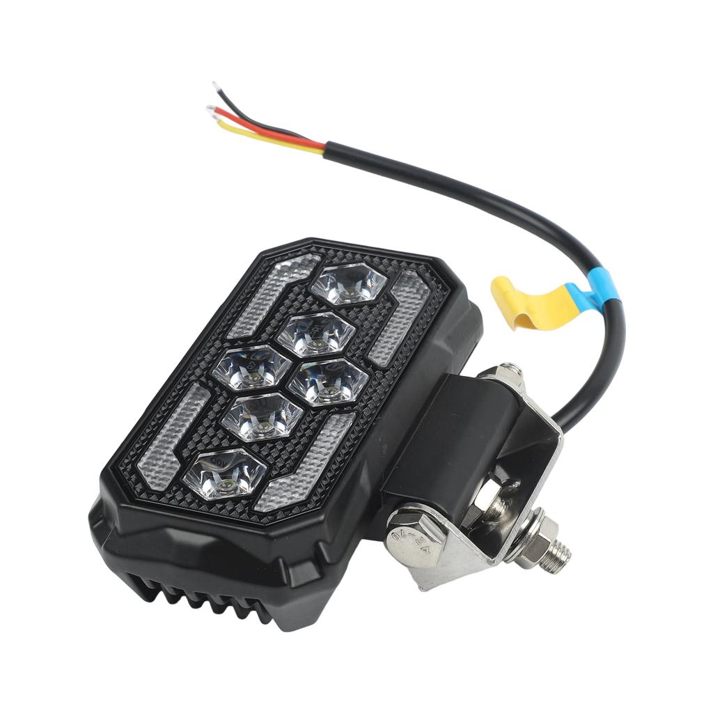 Off-road Driving Aluminum Shell LED Work Light Off-Road Light 3000LM Brightness IP67 Waterproof Aluminum Housing For Trucks
