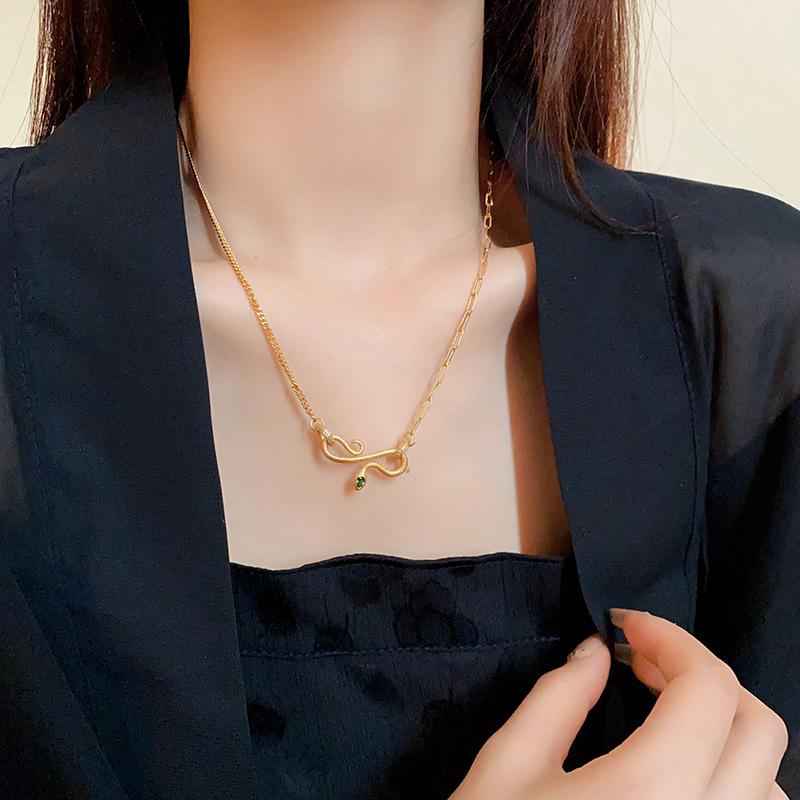 Electroplated zircon serpentine flower butterfly safety lock pearl necklace medieval collarbone chain new Chinese necklace women