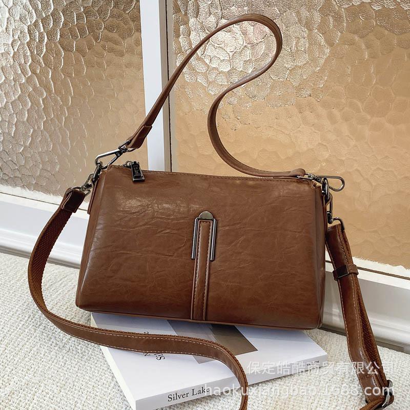 Premium Sense Retro Small Bag Women 2025 New Fashion Versatile Messenger Bag Commuter Shoulder Armpit Bag Small Bag