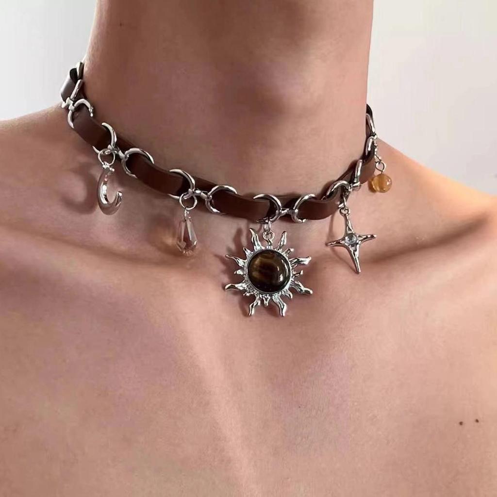 Punk Style Hip-Hop Choker Necklace for Men - High-End Clavicle Chain, Y2K Subculture Jewelry, Sweet & Cool Collar