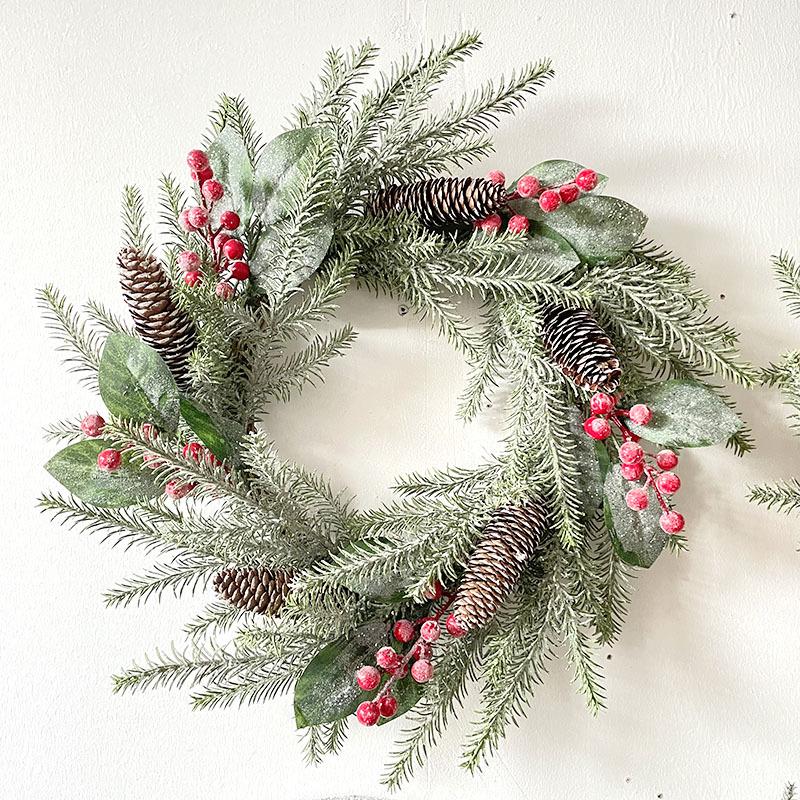 European-American Style Silver Snow Pine Cone Garland with PE Leaves & Red Berries for Christmas Decoration