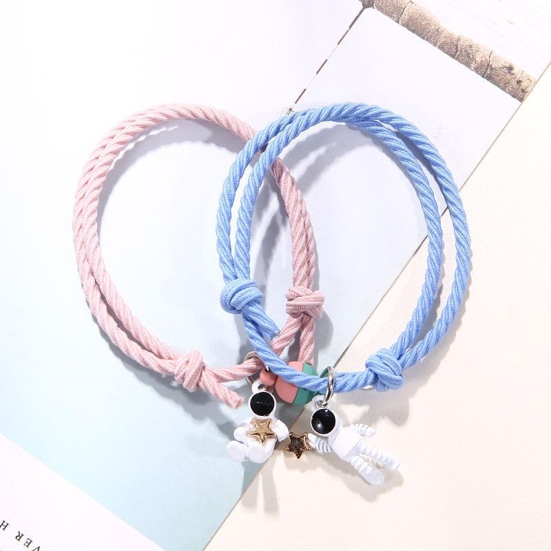Latest Magnet Couple Wrist Bracelet Star Astronaut Paired Bracelets Attractive Voguish Fashionable Valentine 'S Day Jewelry Giveaway Present 2 Pcs