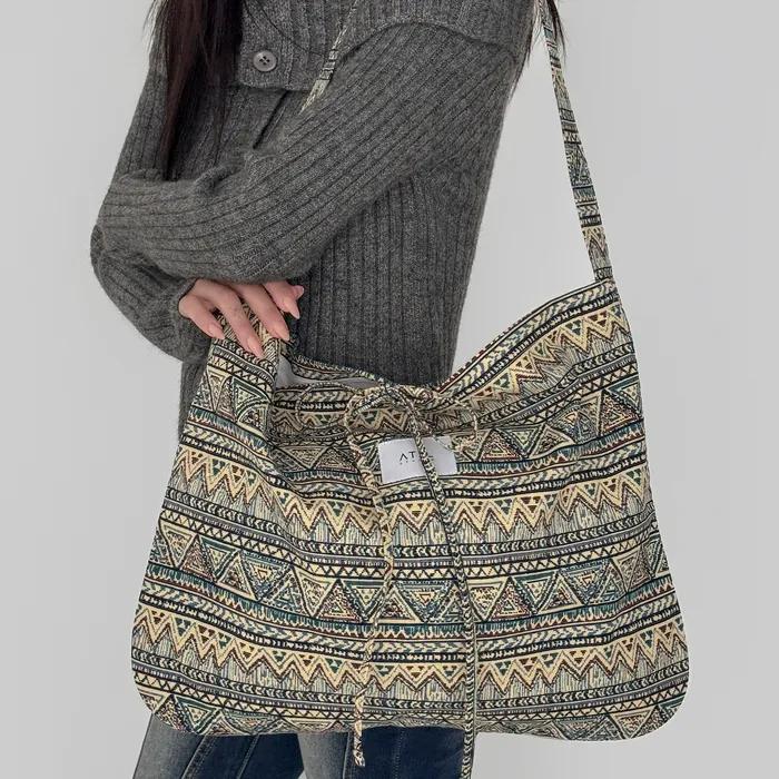 All-Season Oxford Graphic Shoulder Bag _ [Aztec Blue]