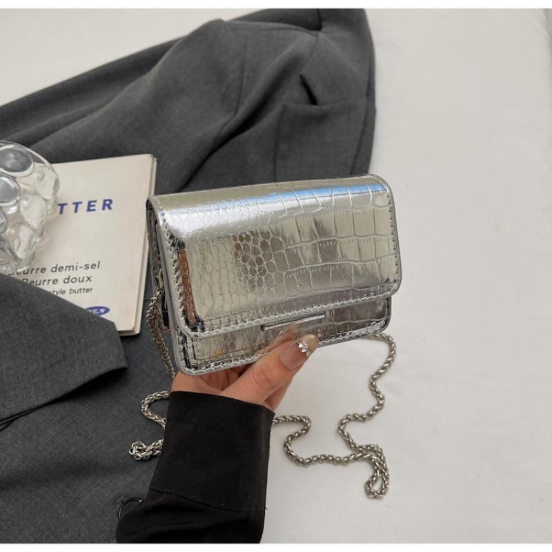 This Is A Trendy and Stylish Summer Square Bag with A Crocodile Pattern and A Glossy Single-shoulder Design