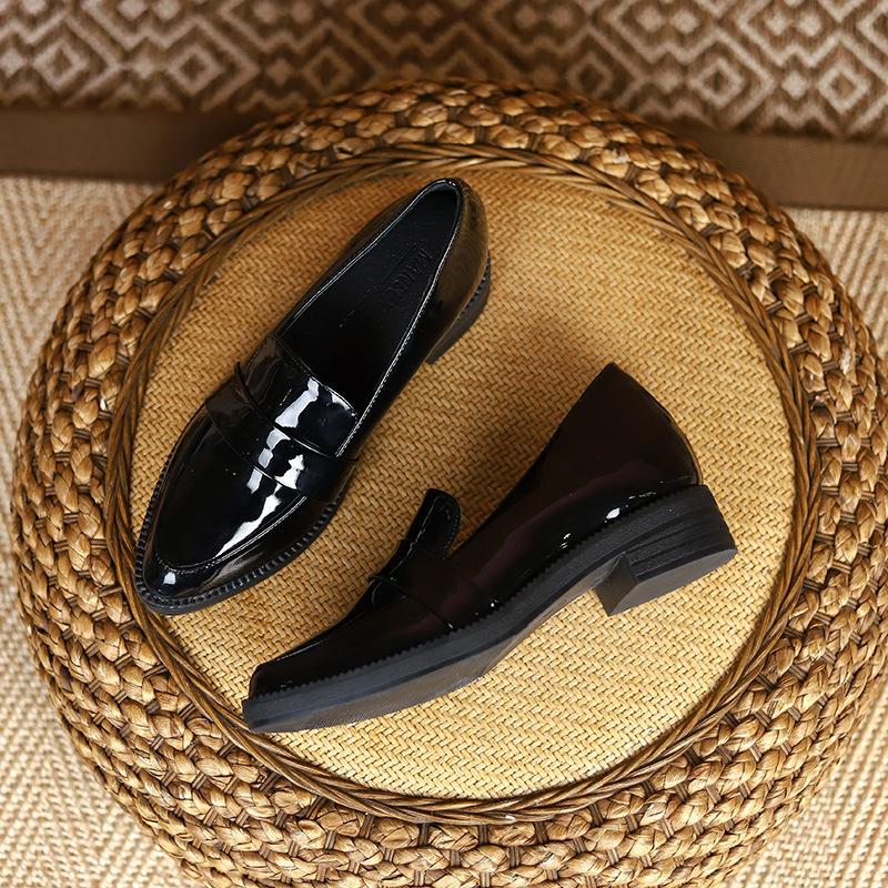 Tang Jing work shoes women's pointed 3 new small size inner height increase small leather shoes glossy patent leather