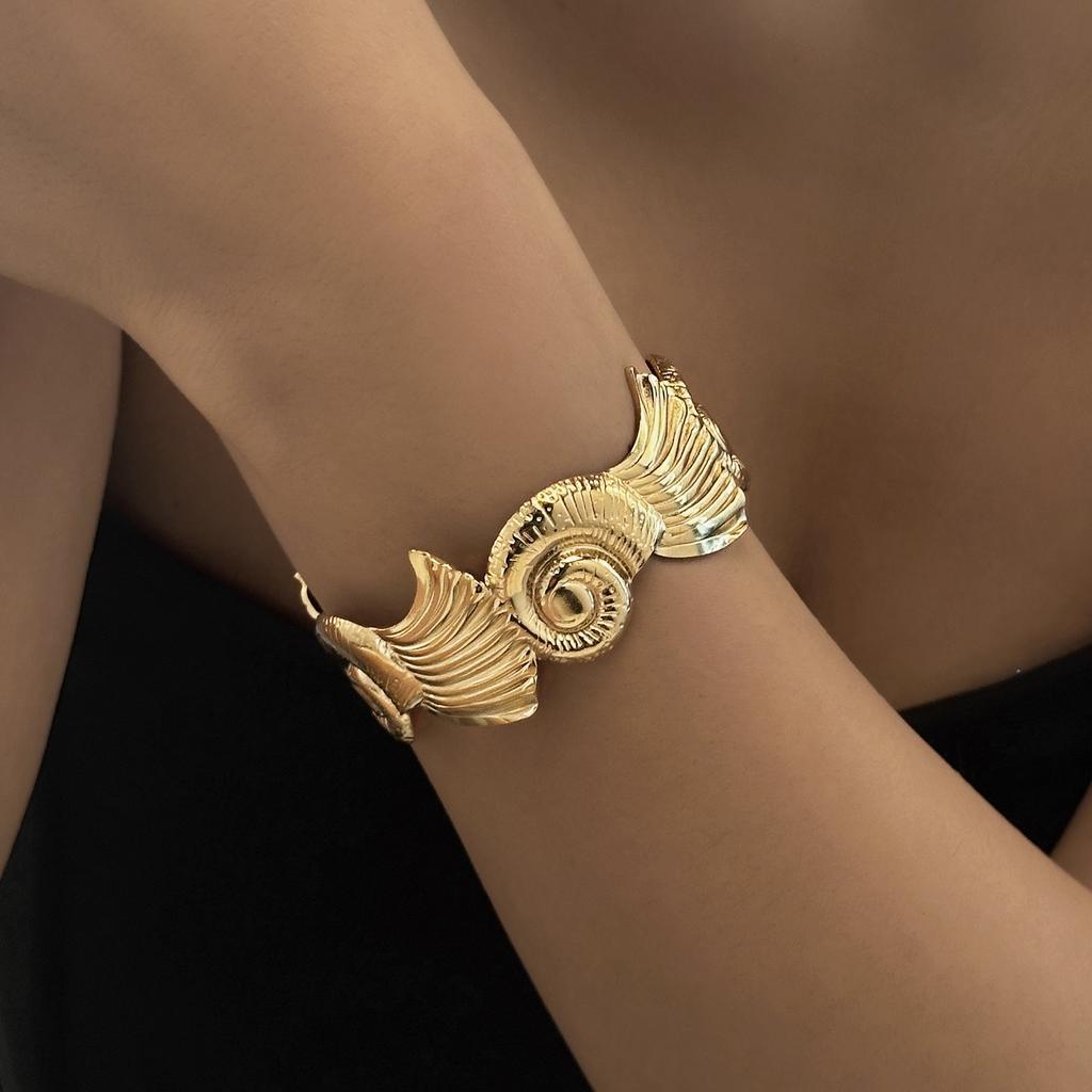 Stainless Steel Metal Shell Starfish Bracelet for Women Vintage Exaggerated Flower Wide Cuff Bangle Girls Beach Party Jewelry