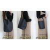 [High-quality] Genuine Leather Single Shoulder Portable Large-capacity High-end Sense Imported Light Drop Lychee Pattern Cowhide Commuter Bucket Bag