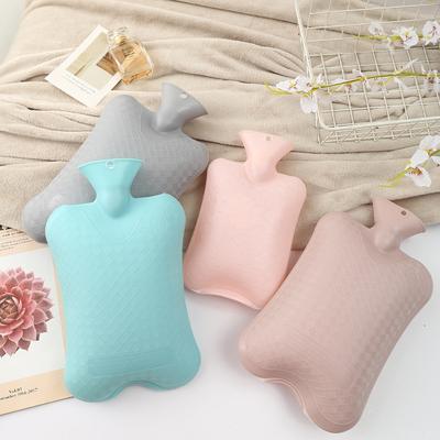 Borsa per l'acqua calda Borsa per l'acqua calda Tesoro per mano Borsa per l'acqua calda Bottiglia per l'acqua Iniezione d'acqua Scaldavita antideflagrante Borsa per la vita