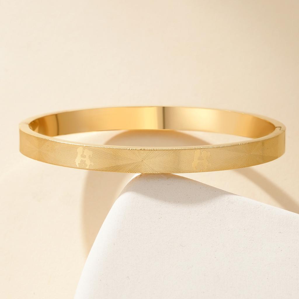 New titanium steel bracelet creative corrosion boy child buckle couple bracelet stainless steel jewelry