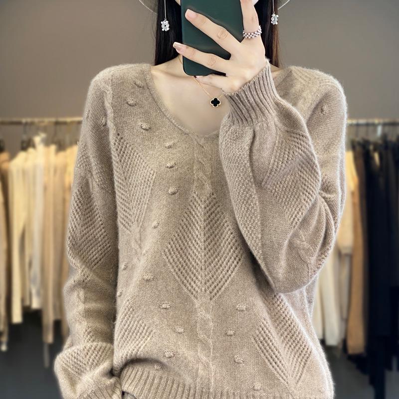 2023 Autumn/Winter Women's V-neck Pure Wool Cashmere Sweater - Loose, Slimming, Fashionable Knitwear Pullover