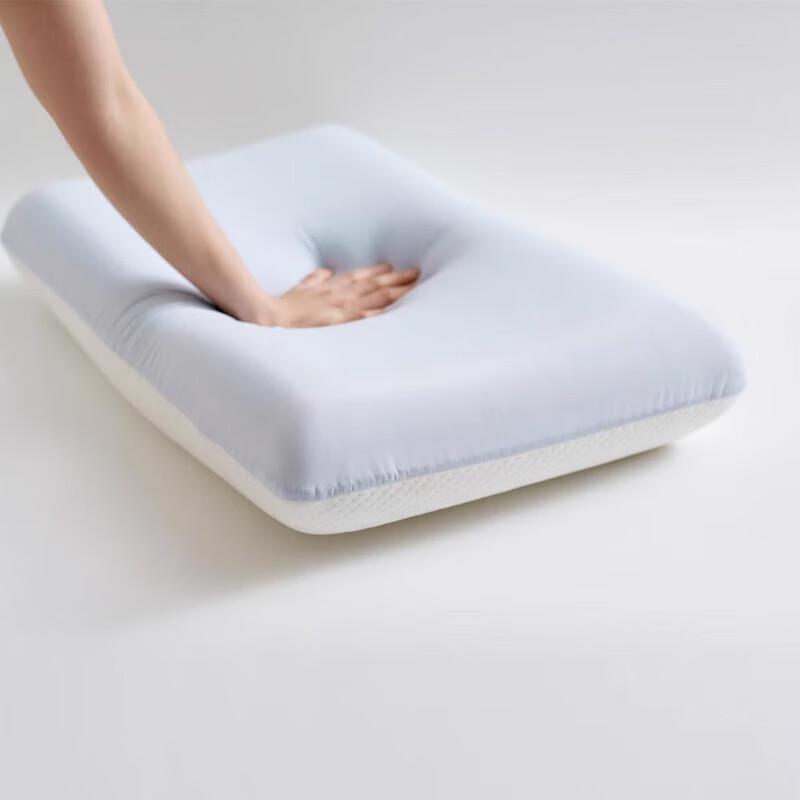 MUJI Reversible Cooling Memory Foam Pillow