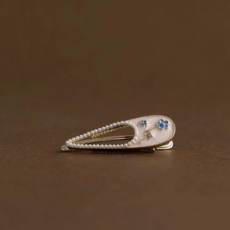 Beautiful Floral Hair Clips for Woman Gold Color Hollow Hairpin Pearl Ornament Duckbill Clip Sweet Woman's Hair Accessories Gift