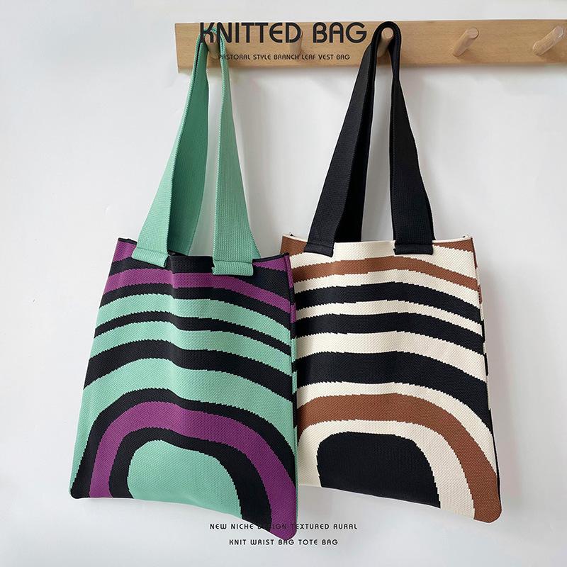 Niche Pink Semicircle Knitted Shoulder Bag: Large Capacity Tote for Women