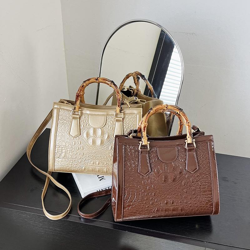 2023 Cross Border New Tote Bag Women's Bag Foreign Trade Leisure Large Capacity Crocodile Pattern Bag Women's Bamboo Handbag