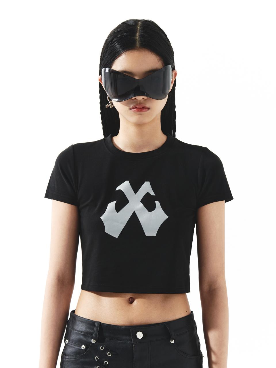 Yiiel Scotch Logo Crop T-Shirt Black