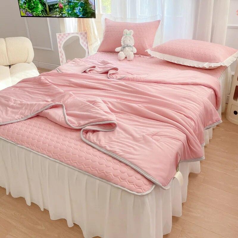 Letnia Cienka Kołdra Chłodna Pościel z Falbaną i Poszewką na Poduszkę Zestaw Pościeli Rozmiar Queen Kołdra Ochraniacze na Materac Pokrowce Narzuta