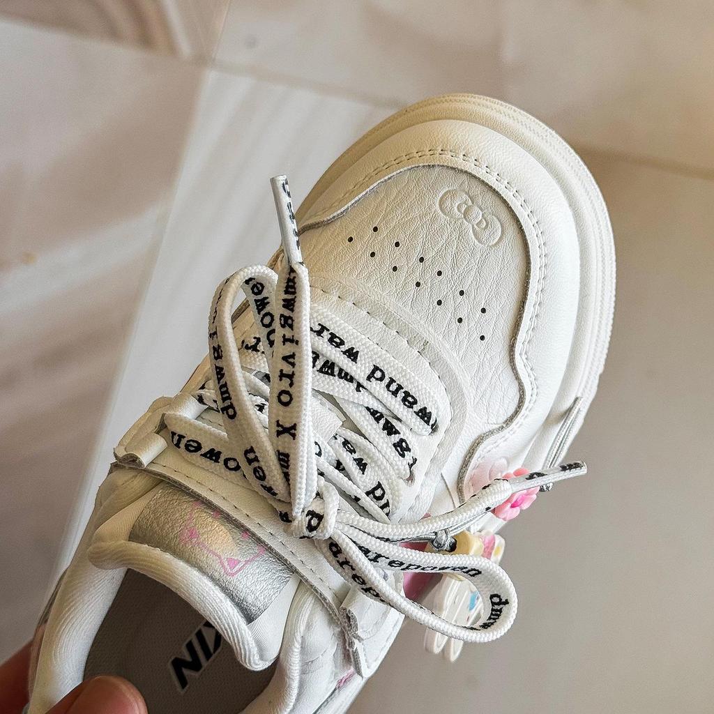 2026 Spring Kids' Lightweight Thick-Soled Platform White Shoes with Cute Korean-Style Cartoon Pendant