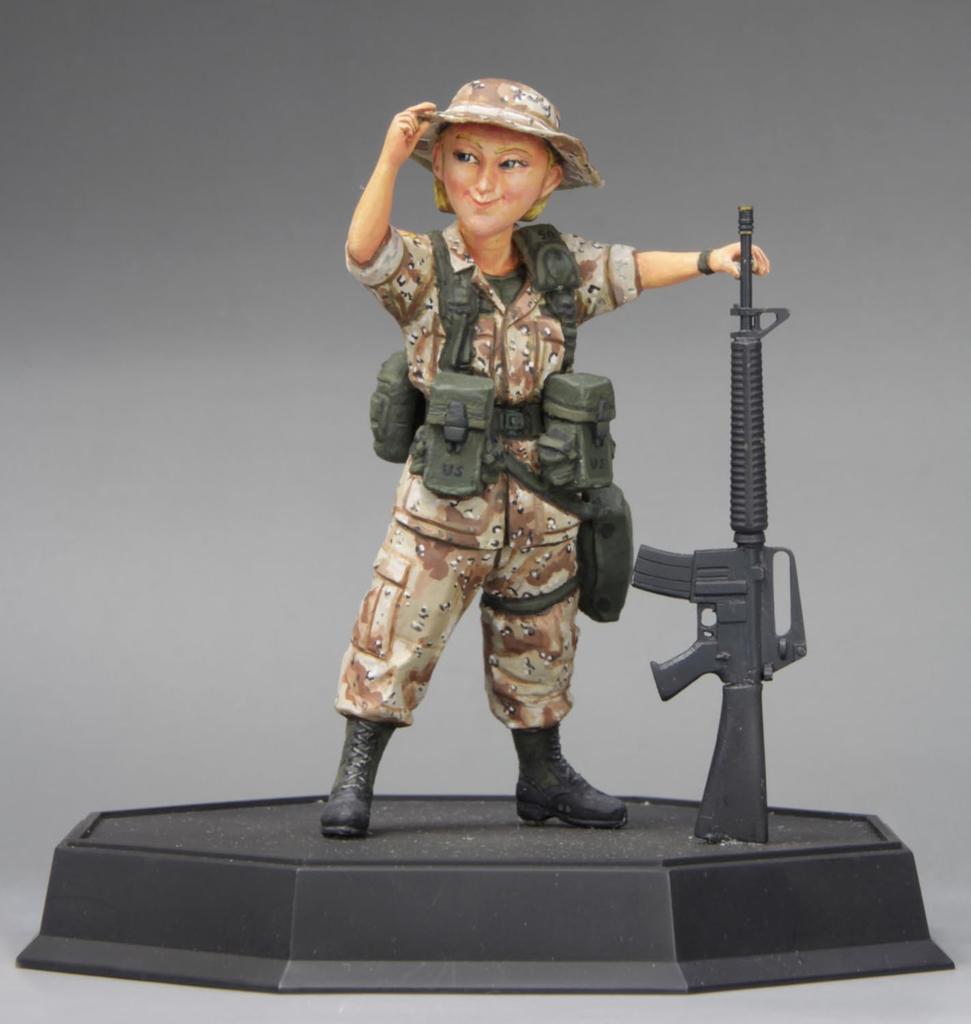 FineMolds World Fighter Collection Army Female Soldier Sandy Colt M16A2 Plastic Model Unpainted Assembly Kit FT05 1/12? U.S. (Gulf War) &
