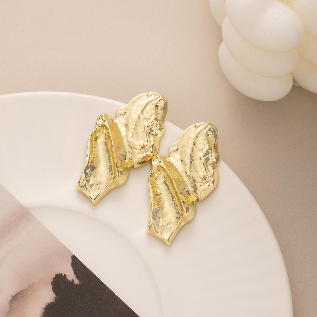 Personalized Lava Metal Stud Earrings Temperament Folds Irregular Geometric Earrings Women'S Light Luxury Earrings