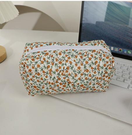 Floral Pattern Storage Bag Small Portable Organizer Makeup Pouch Travel Toiletry Bag with Zipper Closure Lightweight Durable