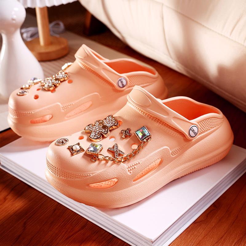 New drop plastic hole shoes women's sandals bear thick-soled outer slippers casual beach shoes women's bag head cool slippers