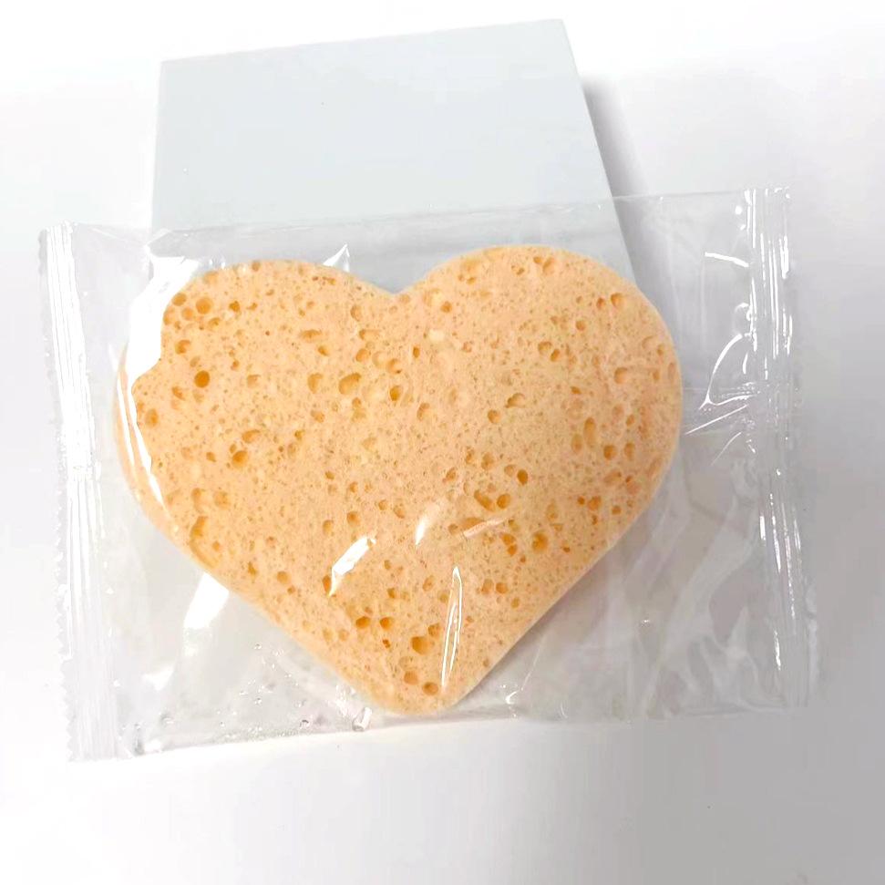 

Heart-Shaped Seaweed Facial Cleansing Puff for Deep Exfoliation - Soft and Gentle Cleanse