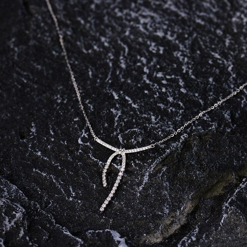 Gentle and Sweet Diamond Bow Necklace Tassel Collarbone Chain Year Niche Light Luxury