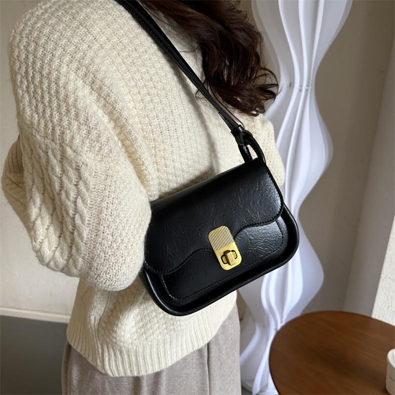 Trendy Minimalist Women's Small Square Crossbody Bag With Soft Pu Material For Casual Use