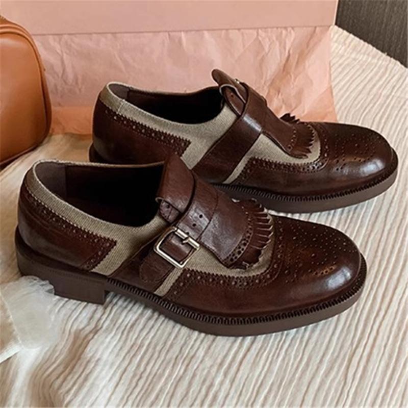 

Туфли из кожи с кисточками в британском стиле, модные туфли на толстой подошве с пряжкой на ремне, повседневные туфли-лодочки разных цветов, роскошные дизайнерские туфли-лодочки 40 коричневый