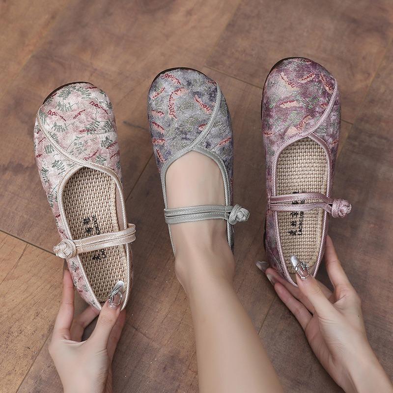 New cloth shoes women's Hanfu shoes soft sole buckle Chinese style flat bottom comfortable non-slip mother shoes
