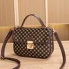 Bag women's new trendy bag women's texture versatile messenger bag fashionable retro diamond square bag women
