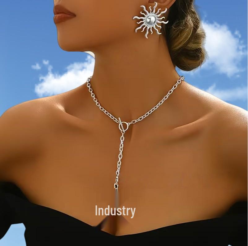 Collana Pendente Linea Geometrica Minimalista con Design Svuotato