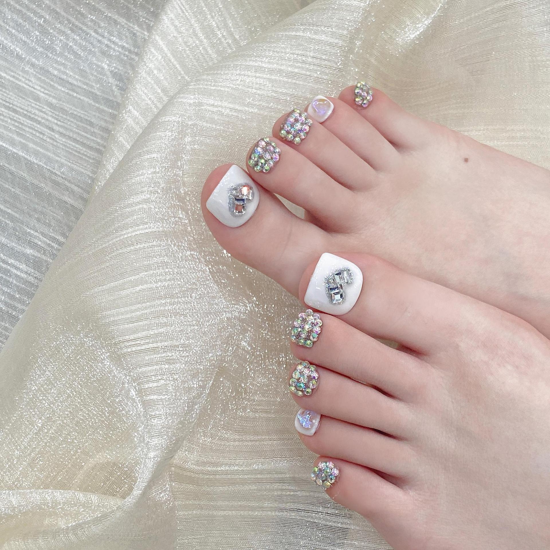 Fashionable White Crystal Toe Nail Stickers Rhinestone Press-On Nails Short Length 10 Pcs s белый