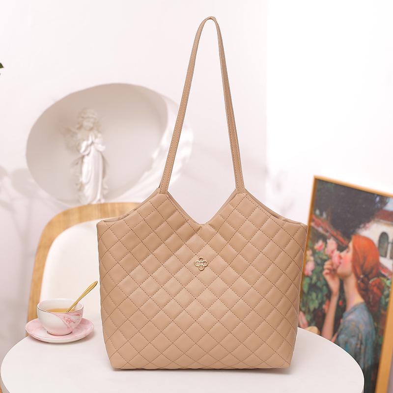 Embroidered rhombus large-capacity women's bag bag, simple casual mobile phone makeup tote bag