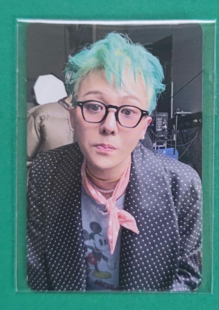 [USED] G-DRAGON ÜbermenschAladin bonus trading cards x 2