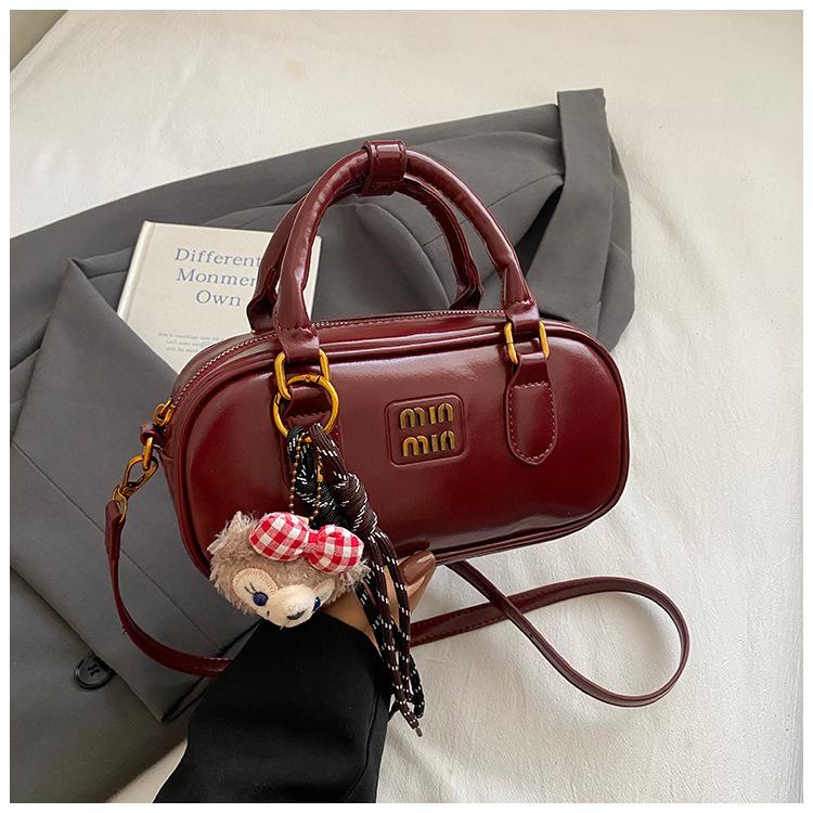 Simple and High-value Small Bag Women's Bag 2025 Autumn New Niche Foreign Style Hand Carry Small Square Bag Commuter Messenger Bag