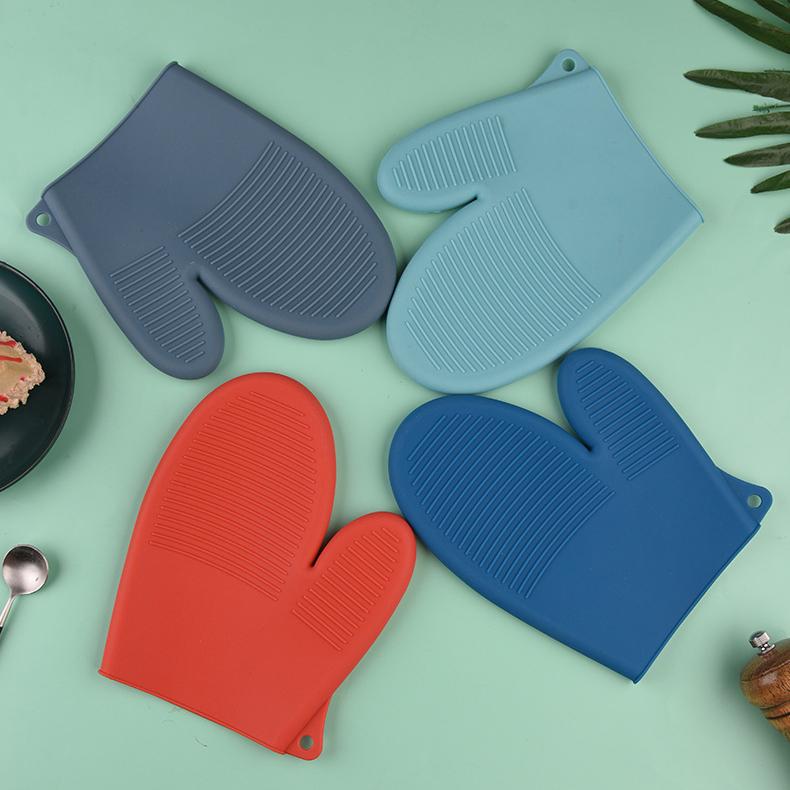 Kitchen Heat-Resistant Silicone Gloves Thickened Heat-Insulating Gloves Anti-Slip Heat Insulation Gloves Kitchen Accessories