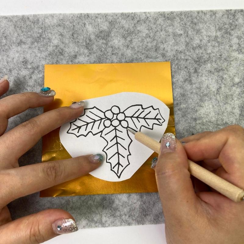 Handmade Aluminum Foil Holiday Decorations Set Foil Embossed Christmas Ornament For Home And Office Christmas Tree