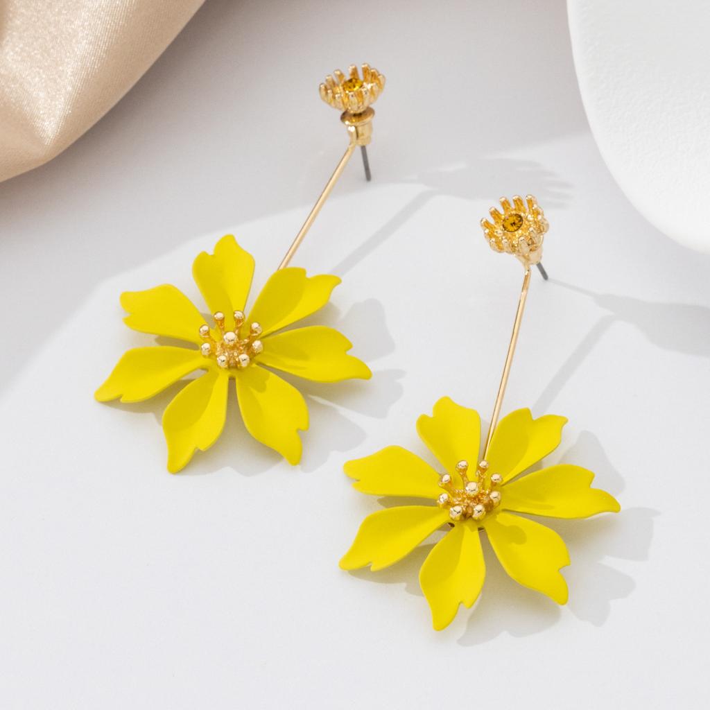 Fashionable Long Flower Earrings
