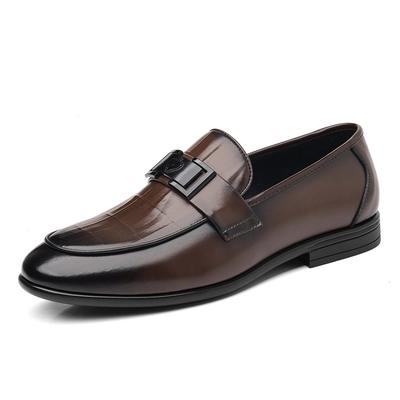 2026 Herbst Neue Designer-Loafer für Herren Einfarbige Britische Mode Lederschuhe Männlicher Business-Freizeitschuh Mann