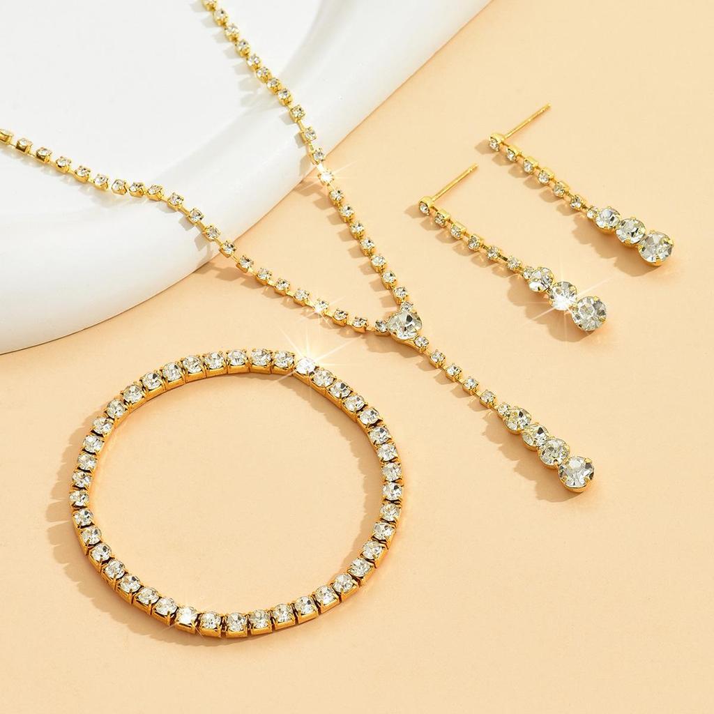 Ensemble de bijoux tendance et simple: Collier, Boucles d'oreilles à clous, Bracelet - Accessoires de mariage populaires