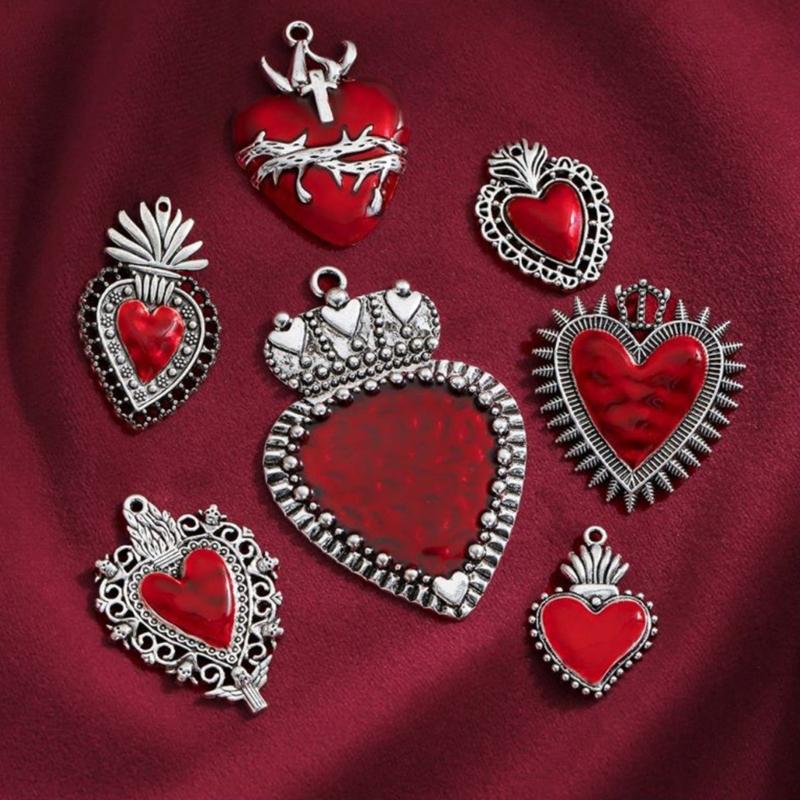 7 Pcs Vintage Heart Pendant Metal Heart Pendant Charm Gothic Jewelry DIY Accessories for DIY Necklace Bracelet Earring