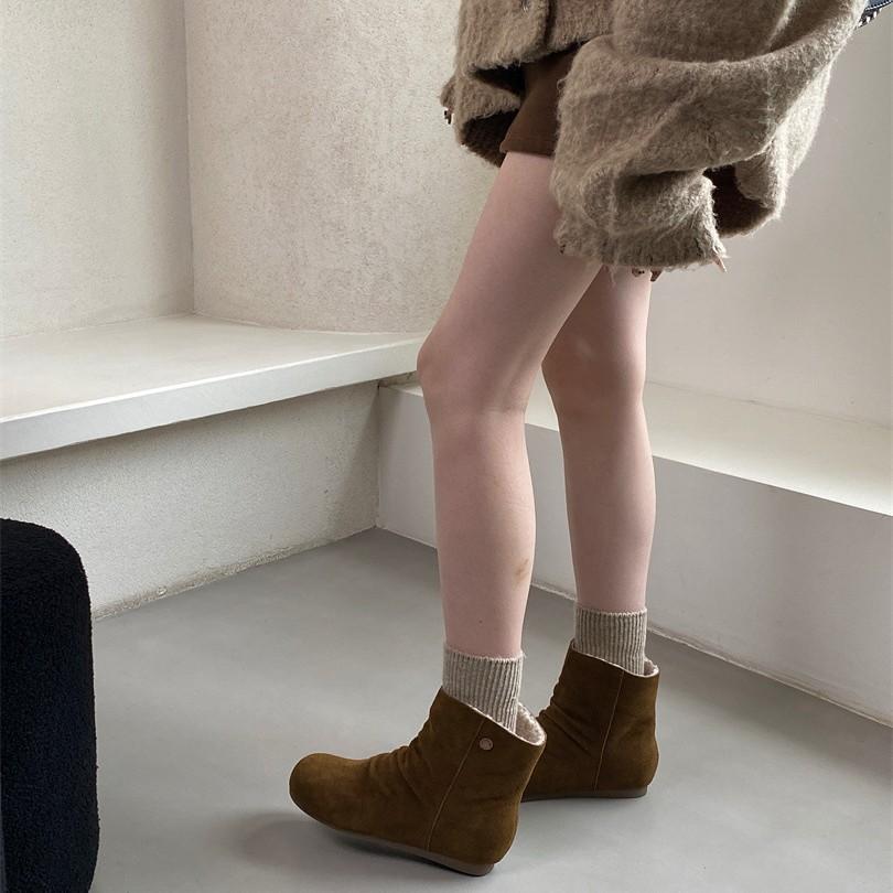 Herbst 2025 neue innenliegende Absatzhöhung Falten kleine kurze Stiefel Damen antike Mode westliche Wildleder-Stiefel Temperament Martin-Stiefel